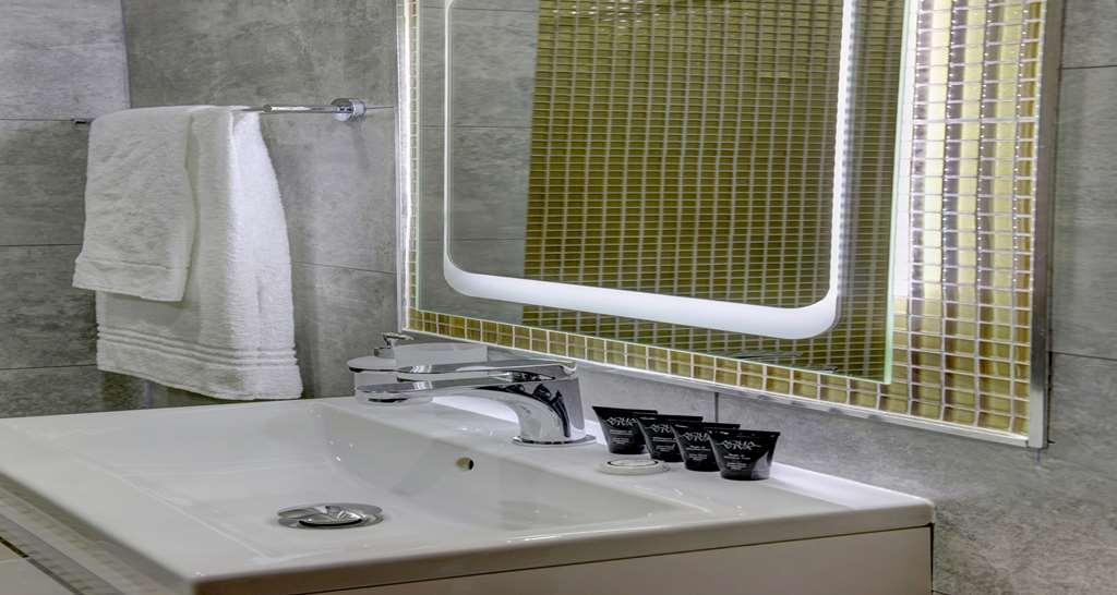 Putney Hotel; Bw Signature Collection Hotel 4*