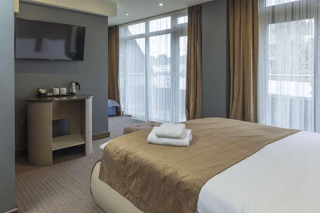 Putney Hotel; Bw Signature Collection Hotel